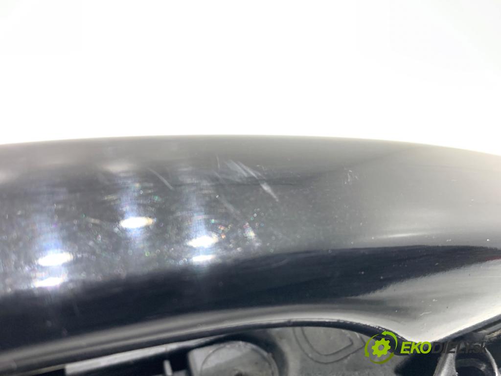 PEUGEOT 308 SW II Kombi 2014 88 kW 1.6 BlueHDi 120 1560 klika vnejší pravý přední část