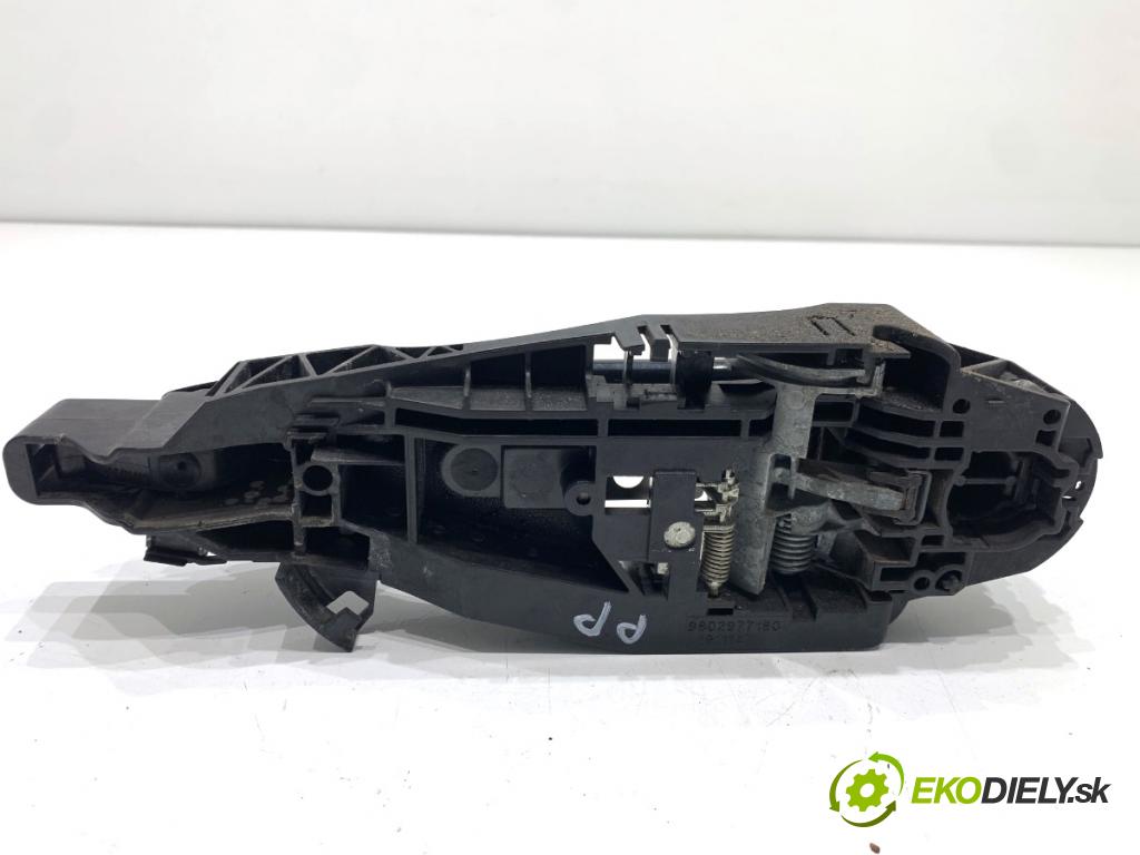 PEUGEOT 308 SW II Kombi 2014 88 kW 1.6 BlueHDi 120 1560 klika vnejší pravý přední část