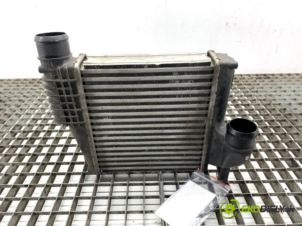 PEUGEOT 308 SW II Kombi 2014 88 kW 1.6 BlueHDi 120 1560 intercooler P9675627980 (Intercooler (chladič stlačeného vzduchu))