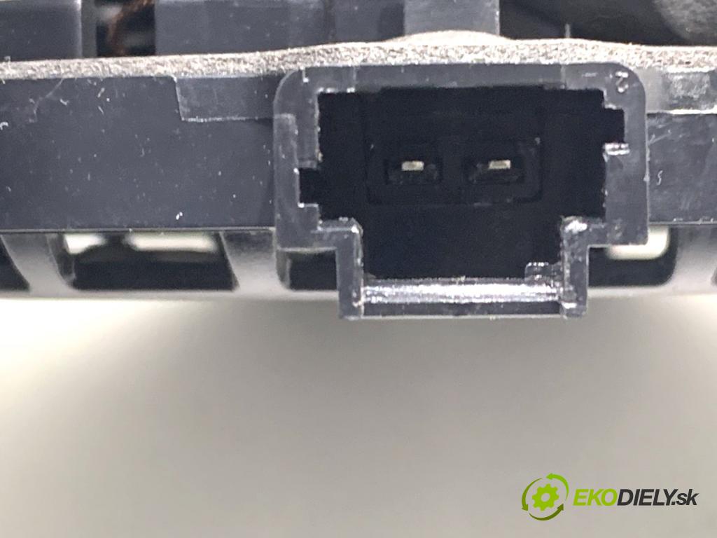 PEUGEOT 308 SW II Kombi 2014 88 kW 1.6 BlueHDi 120 1560 reproduktory 9803506480