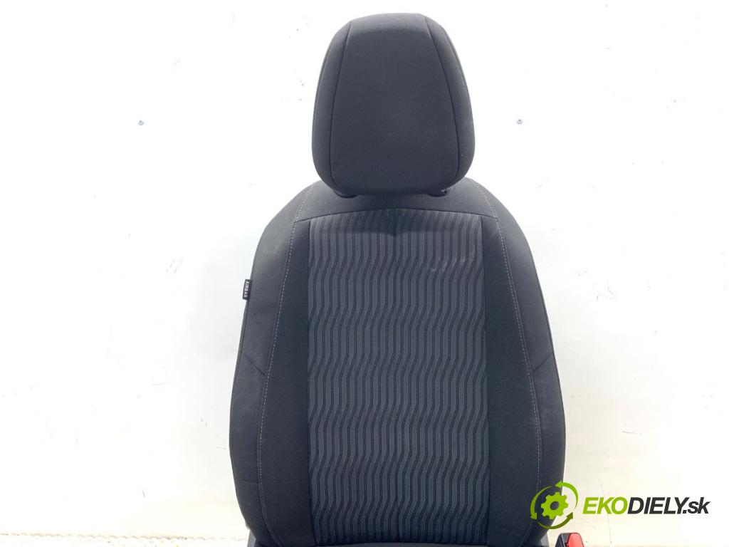 PEUGEOT 308 SW II Kombi 2014 88 kW 1.6 BlueHDi 120 1560 sedadlo pravý přední část