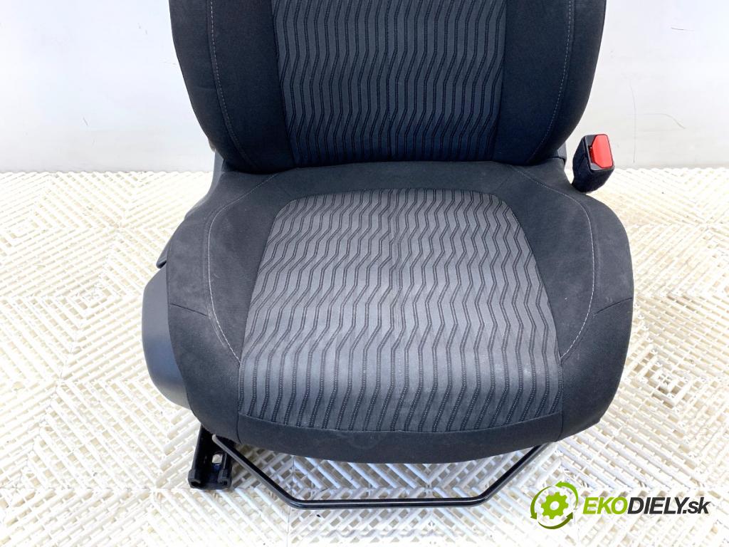 PEUGEOT 308 SW II Kombi 2014 88 kW 1.6 BlueHDi 120 1560 sedadlo pravý přední část