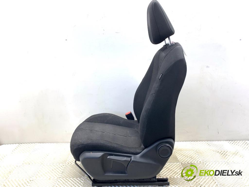 PEUGEOT 308 SW II Kombi 2014 88 kW 1.6 BlueHDi 120 1560 sedadlo levý přední část