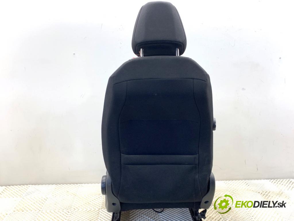 PEUGEOT 308 SW II Kombi 2014 88 kW 1.6 BlueHDi 120 1560 sedadlo levý přední část