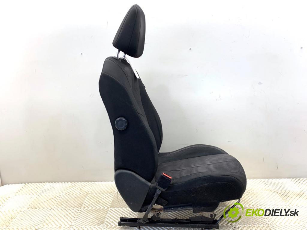 PEUGEOT 308 SW II Kombi 2014 88 kW 1.6 BlueHDi 120 1560 sedadlo levý přední část