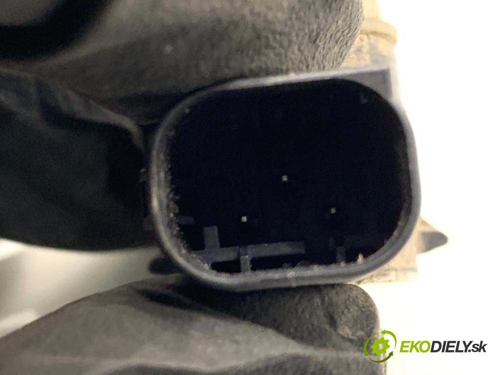 PEUGEOT 308 SW II Kombi 2014 88 kW 1.6 BlueHDi 120 1560 snímač PDC 9675202477XT