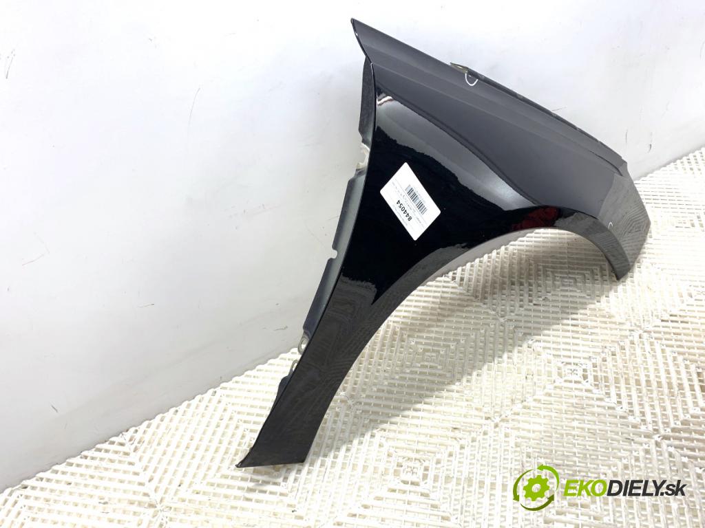 PEUGEOT 308 SW II Kombi 2014 88 kW 1.6 BlueHDi 120 1560 blatník pravý přední část KTV