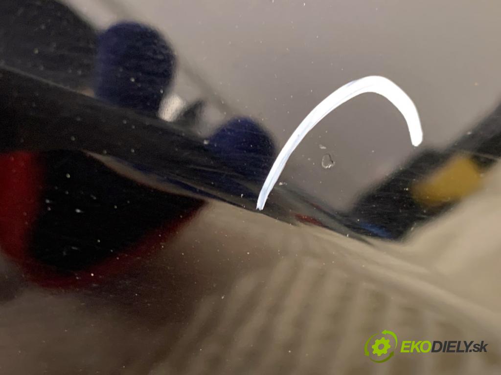 PEUGEOT 308 SW II Kombi 2014 88 kW 1.6 BlueHDi 120 1560 blatník pravý přední část KTV