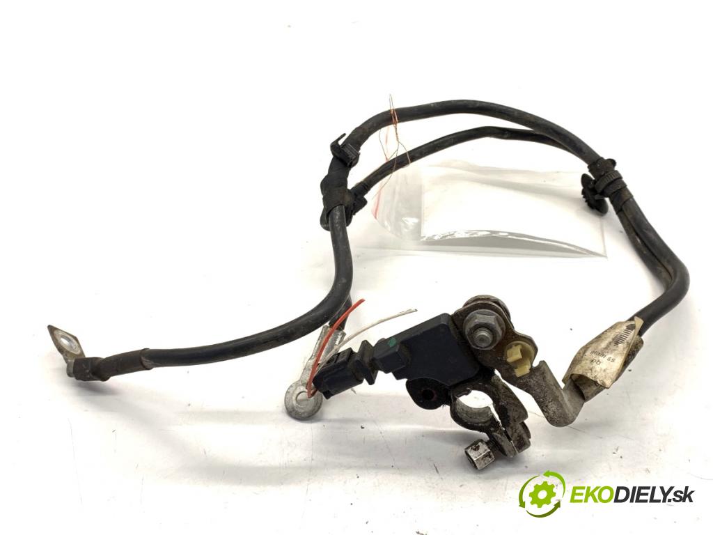 PEUGEOT 308 SW II Kombi 2014 88 kW 1.6 BlueHDi 120 1560 svorka MINUS 