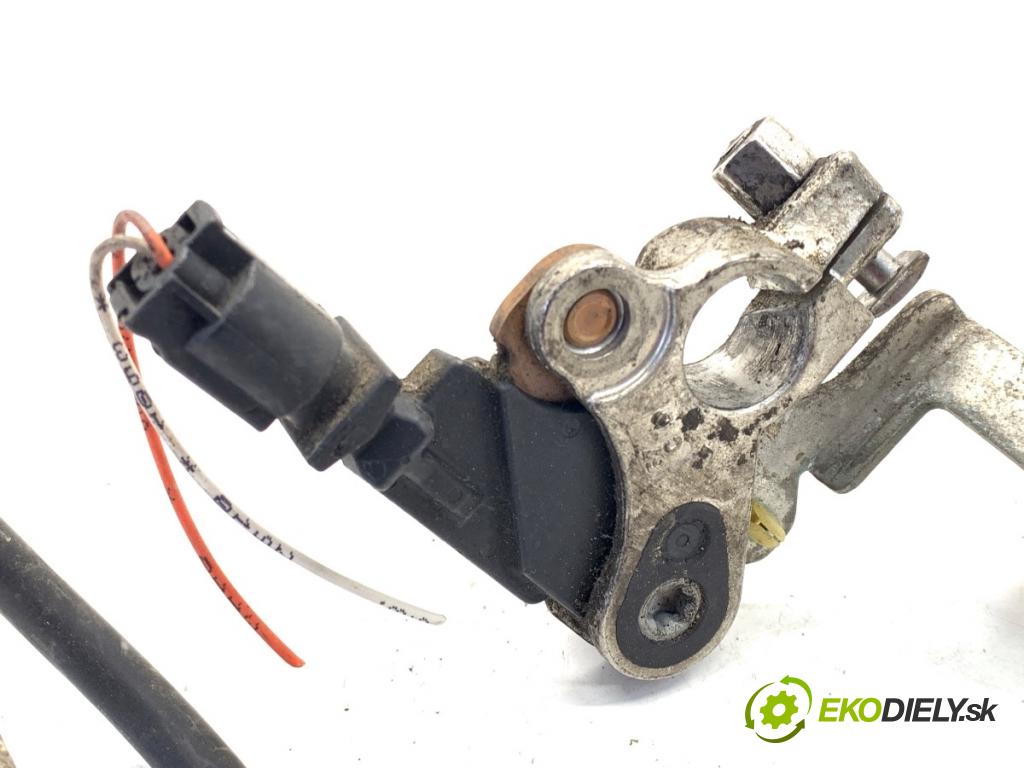 PEUGEOT 308 SW II Kombi 2014 88 kW 1.6 BlueHDi 120 1560 svorka MINUS