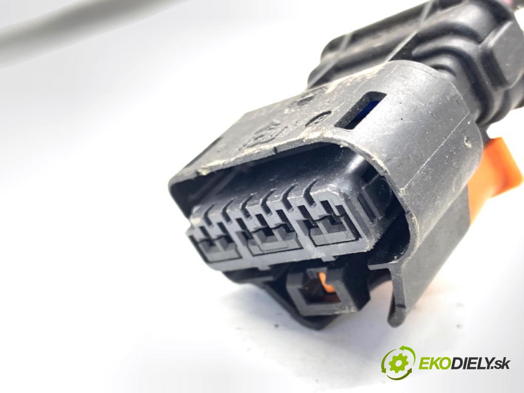 PEUGEOT 308 SW II Kombi 2014 88 kW 1.6 BlueHDi 120 1560 káblovačka dveře přední část pravý 9807916280