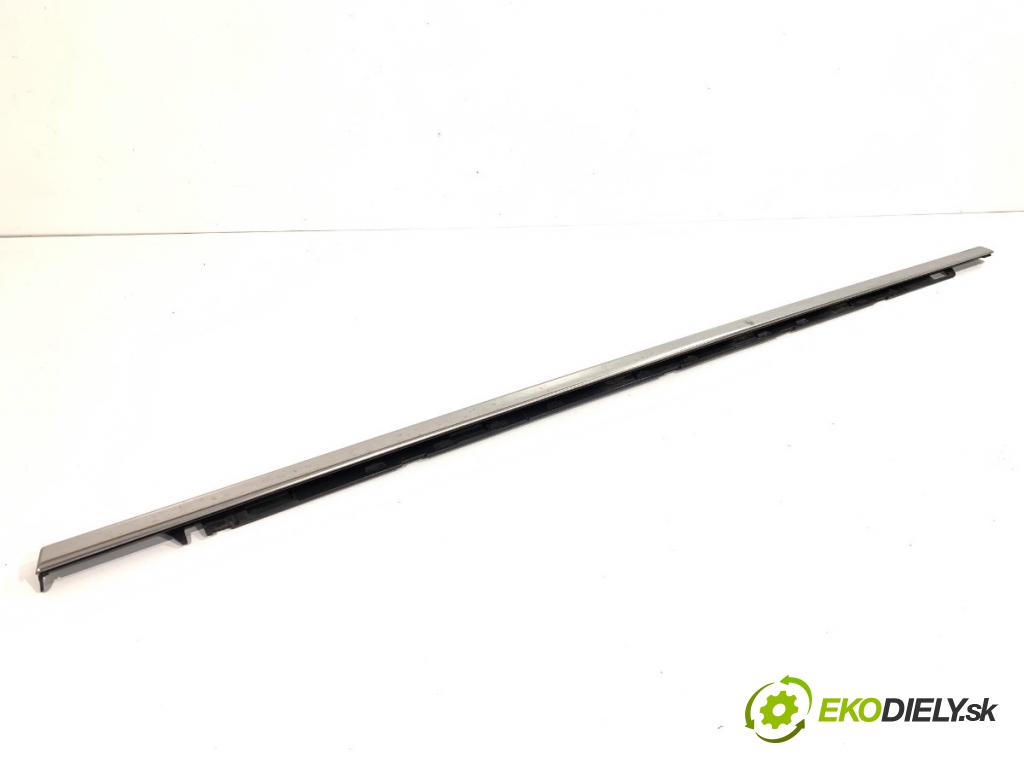 PEUGEOT 308 SW II Kombi 2014 88 kW 1.6 BlueHDi 120 1560 lišta Sbírání: zadní část levý 9800407477
