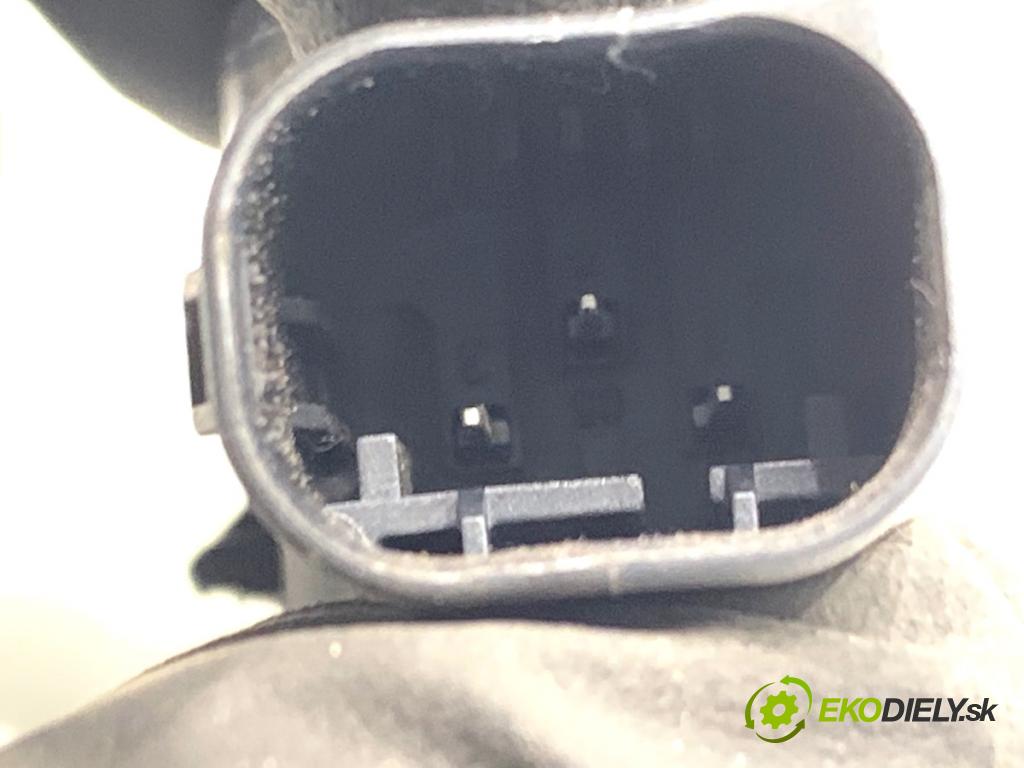 PEUGEOT 308 SW II Kombi 2014 88 kW 1.6 BlueHDi 120 1560 snímač PDC 9675202477XT