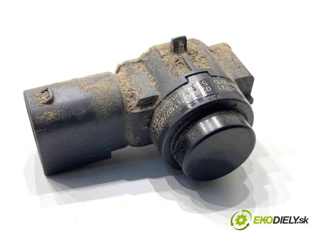 PEUGEOT 308 SW II Kombi 2014 88 kW 1.6 BlueHDi 120 1560 snímač PDC 9675202477XT