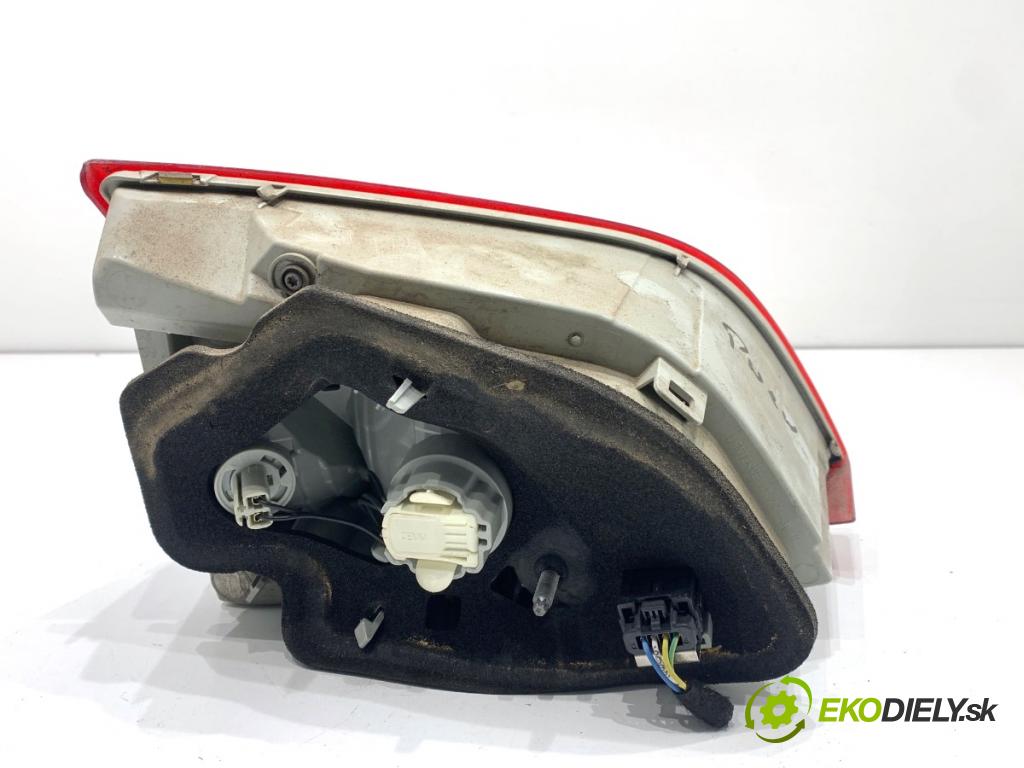 PEUGEOT 308 SW II Kombi 2014 88 kW 1.6 BlueHDi 120 1560 Svetlo zad pravá vnútorná  (Kľučka dverí ostatné)