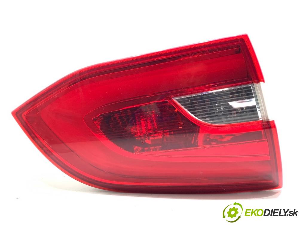 PEUGEOT 308 SW II Kombi 2014 88 kW 1.6 BlueHDi 120 1560 světlo zadní část levá strana vnitřní  (Klika dveří ostatní)