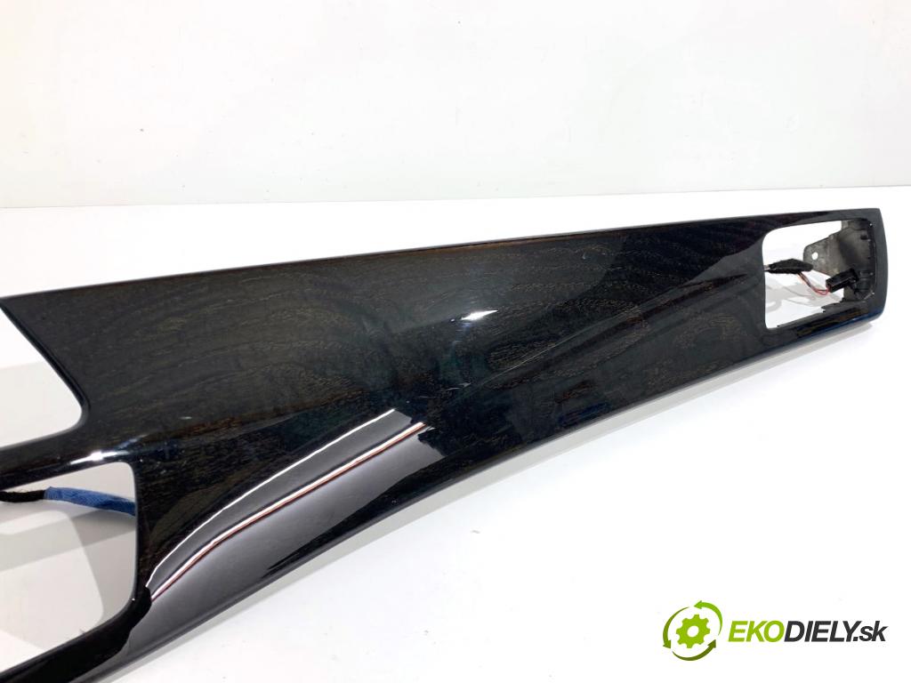 MERCEDES-BENZ W218 Kombi 2016 190 kW CLS 350 d 4-matic (218.994) 2987 lišty kryt A2186807671 A2186807571 (Lišta)