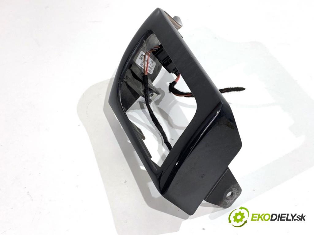 MERCEDES-BENZ W218 Kombi 2016 190 kW CLS 350 d 4-matic (218.994) 2987 lišty kryt A2186807671 A2186807571 (Lišta)