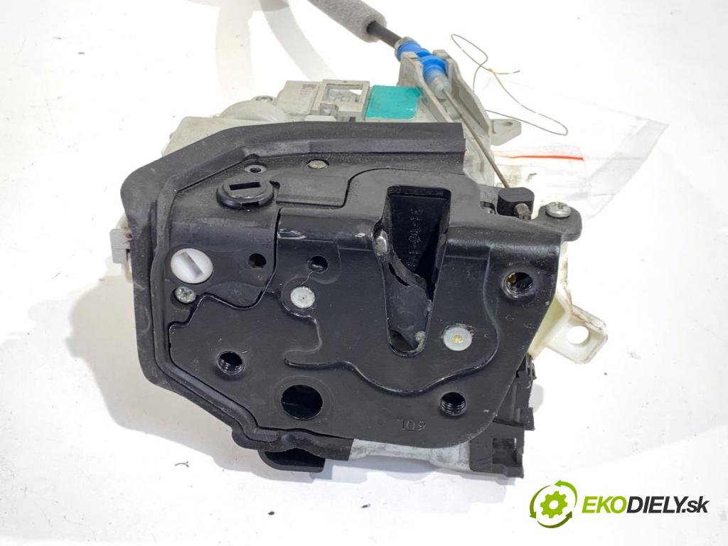 AUDI A3 8V sedan 2016 140 kW 2.0 TFSI quattro 1984 zámok Dvere ľavy zad 8K0839015G