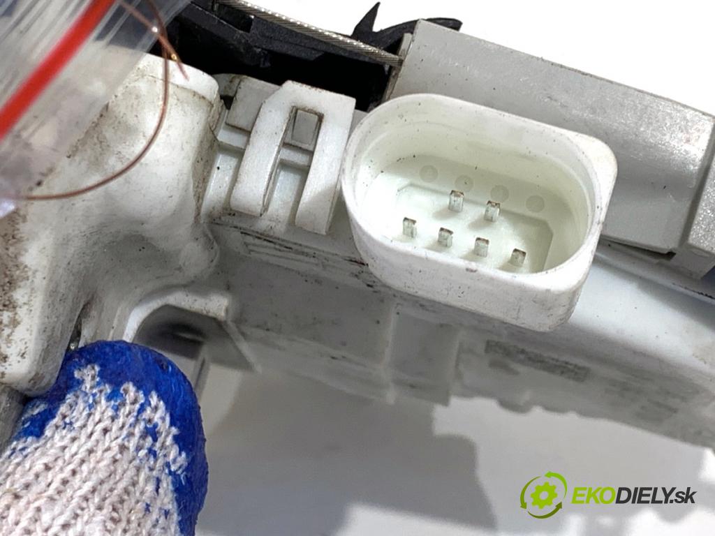 AUDI A3 8V sedan 2016 140 kW 2.0 TFSI quattro 1984 zámok Dvere ľavy predný 8X1837015C