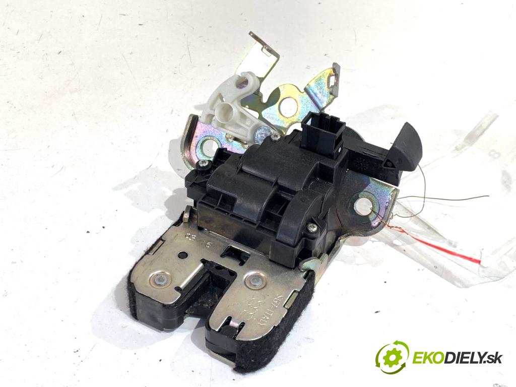 AUDI A3 8V sedan 2016 140 kW 2.0 TFSI quattro 1984 zámok dveří zadní část 4H0827505A