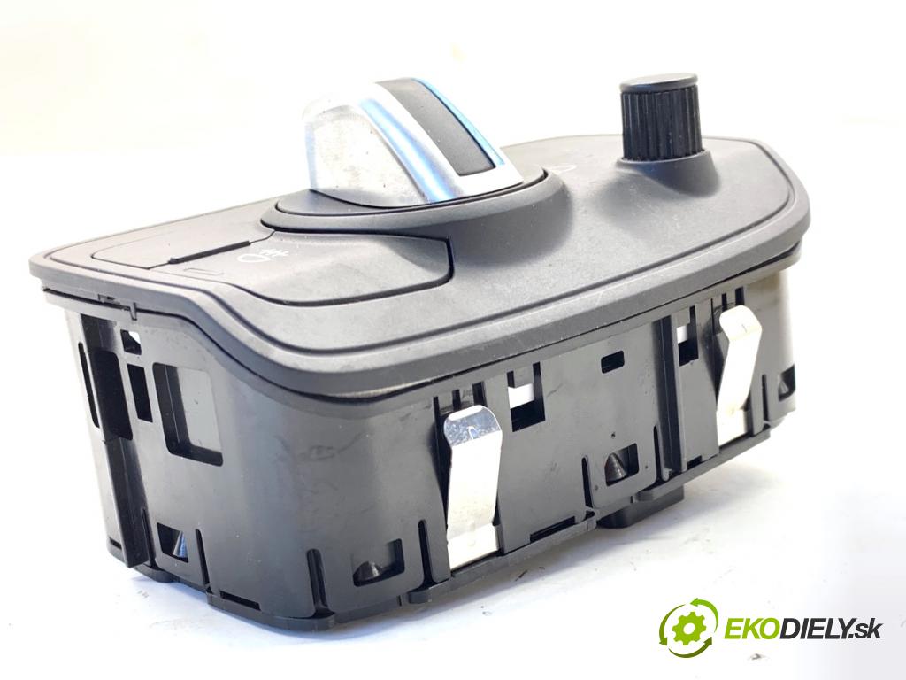 AUDI A3 8V sedan 2016 140 kW 2.0 TFSI quattro 1984 Spínač svetiel 8V0941531AD