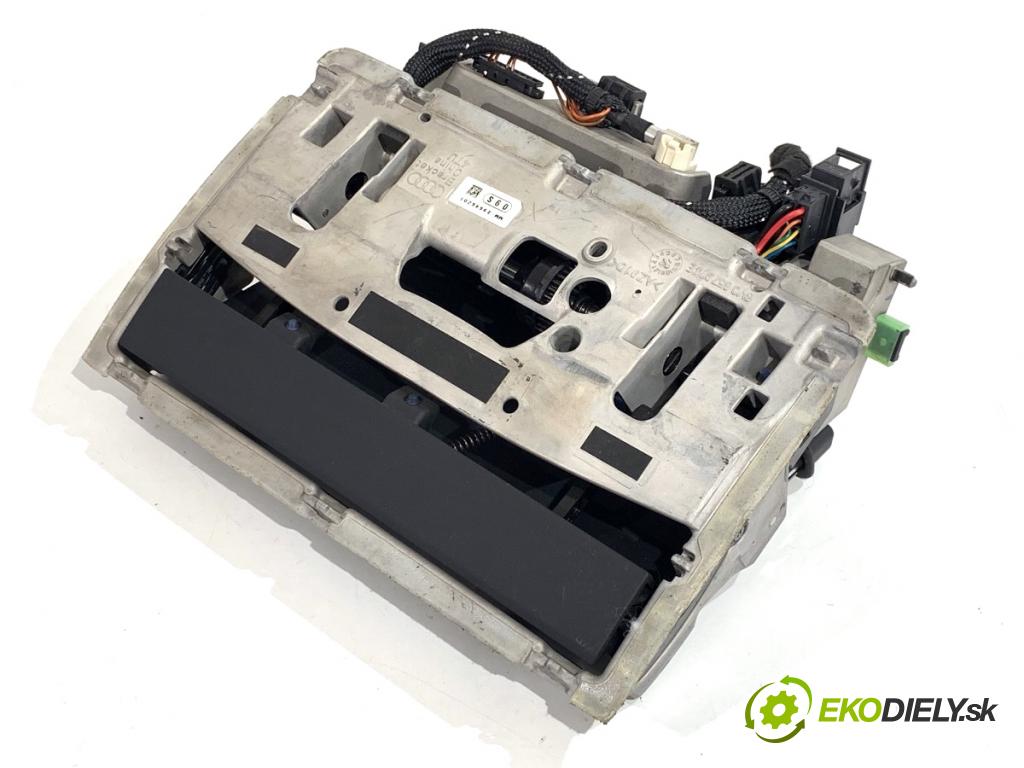 AUDI A3 8V sedan 2016 140 kW 2.0 TFSI quattro 1984 Dislpej 8V0857273M (Prístrojová doska)