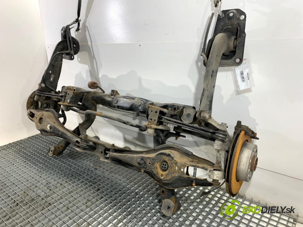 AUDI A3 8V sedan 2016 140 kW 2.0 TFSI quattro 1984 Výstuha zad 5Q0505235K