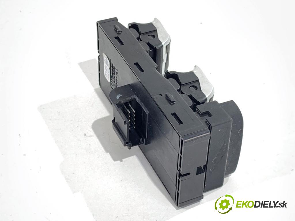 AUDI A3 8V sedan 2016 140 kW 2.0 TFSI quattro 1984 Prepínač okien 8V0959851A (Prepínacie páčky pod volantom)