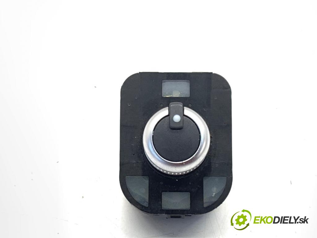 AUDI A3 8V sedan 2016 140 kW 2.0 TFSI quattro 1984 Prepínač nastavenia spätných zrkadiel 8V0959565D (Prepínacie páčky pod volantom)