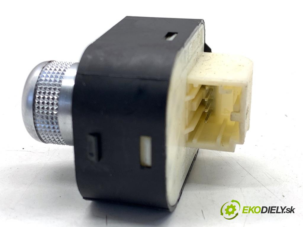 AUDI A3 8V sedan 2016 140 kW 2.0 TFSI quattro 1984 Prepínač nastavenia spätných zrkadiel 8V0959565D (Prepínacie páčky pod volantom)