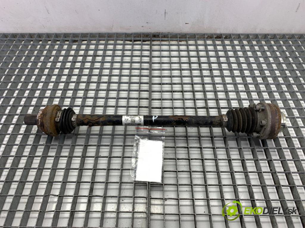 AUDI A3 8V sedan 2016 140 kW 2.0 TFSI quattro 1984 poloos pravý zadní část 5Q0501203A