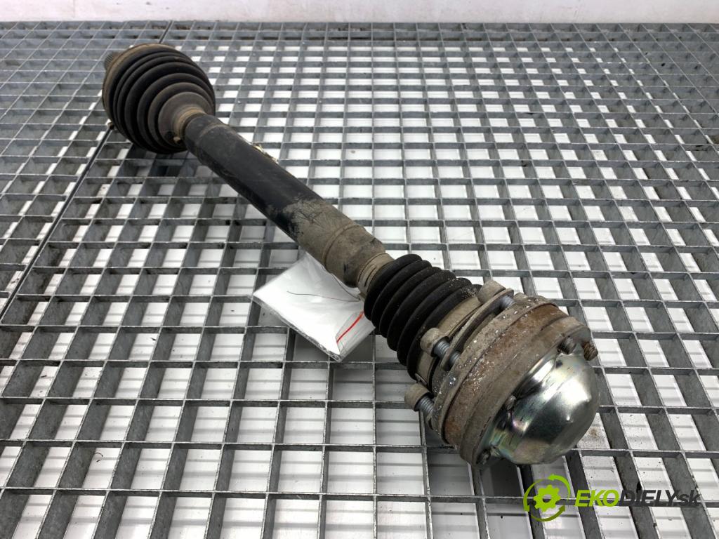 AUDI A3 8V sedan 2016 140 kW 2.0 TFSI quattro 1984 poloos pravý přední část 5Q0407272BL