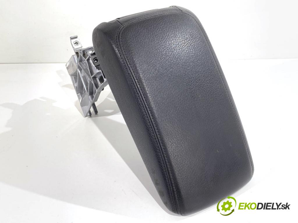 AUDI A3 8V sedan 2016 140 kW 2.0 TFSI quattro 1984 loketní opěrka 8V0864283 (Loketní opěrka)