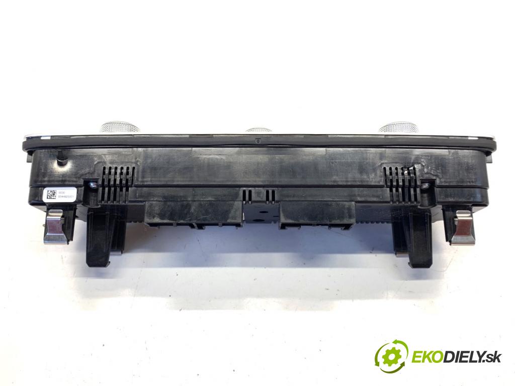 AUDI A3 8V sedan 2016 140 kW 2.0 TFSI quattro 1984 Panel ovládania kúrenia 8V0820043D (Prepínacie páčky pod volantom)