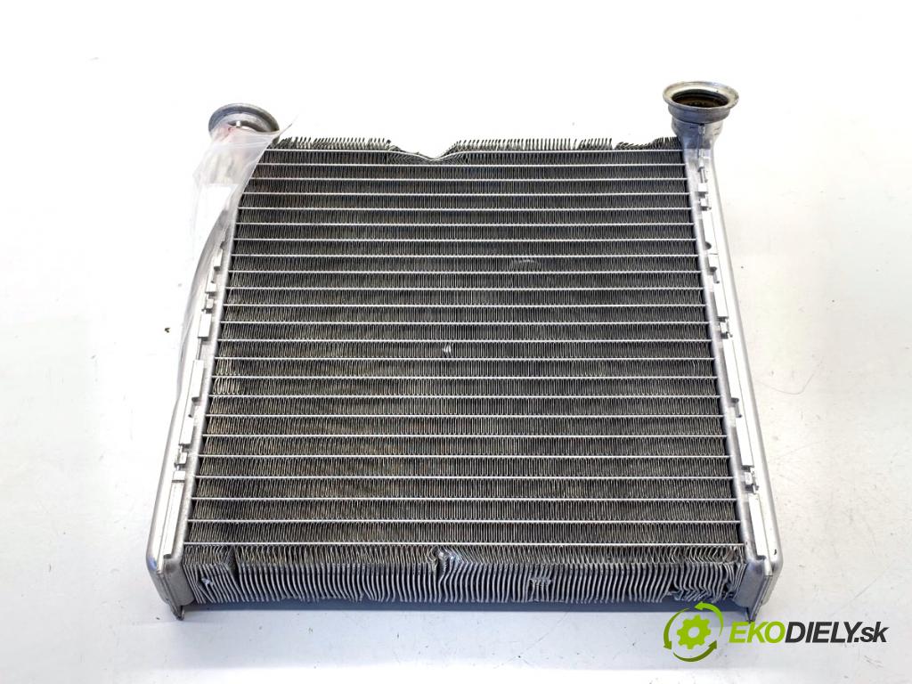 AUDI A3 8V sedan 2016 140 kW 2.0 TFSI quattro 1984 topné těleso radiátor topení 5Q0819031 (Radiátor topení)