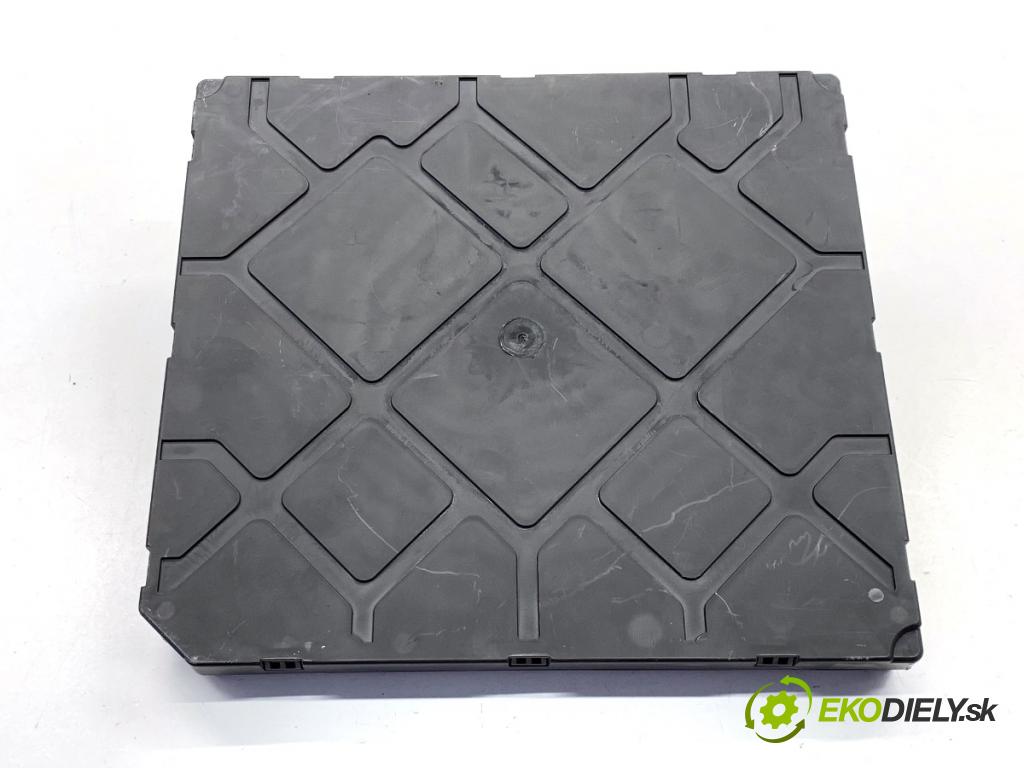 AUDI A3 8V sedan 2016 140 kW 2.0 TFSI quattro 1984 Modul komfortu 5Q0937085AH (Modul komfortu)