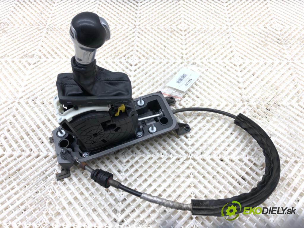 AUDI A3 8V sedan 2016 140 kW 2.0 TFSI quattro 1984 kulisa 8V1713023M (Řadicí páka (kulisa) )