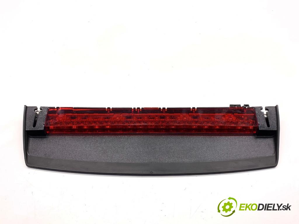 AUDI A3 8V sedan 2016 140 kW 2.0 TFSI quattro 1984 Svetlo brzdových svetiel 4G5945097