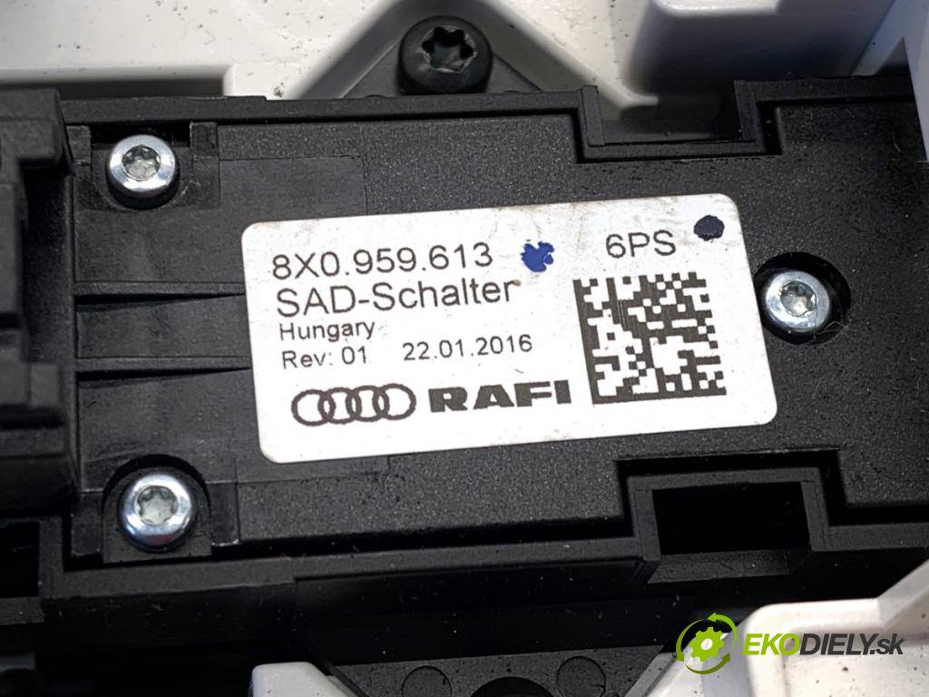 AUDI A3 8V sedan 2016 140 kW 2.0 TFSI quattro 1984 Svetlo stropné 8V0947135C