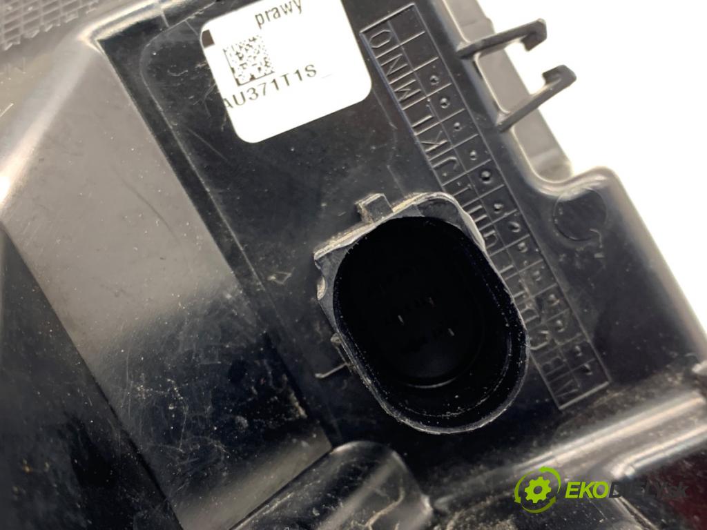 AUDI A3 8V sedan 2016 140 kW 2.0 TFSI quattro 1984 světlo pravý zadní část 8V5945096C