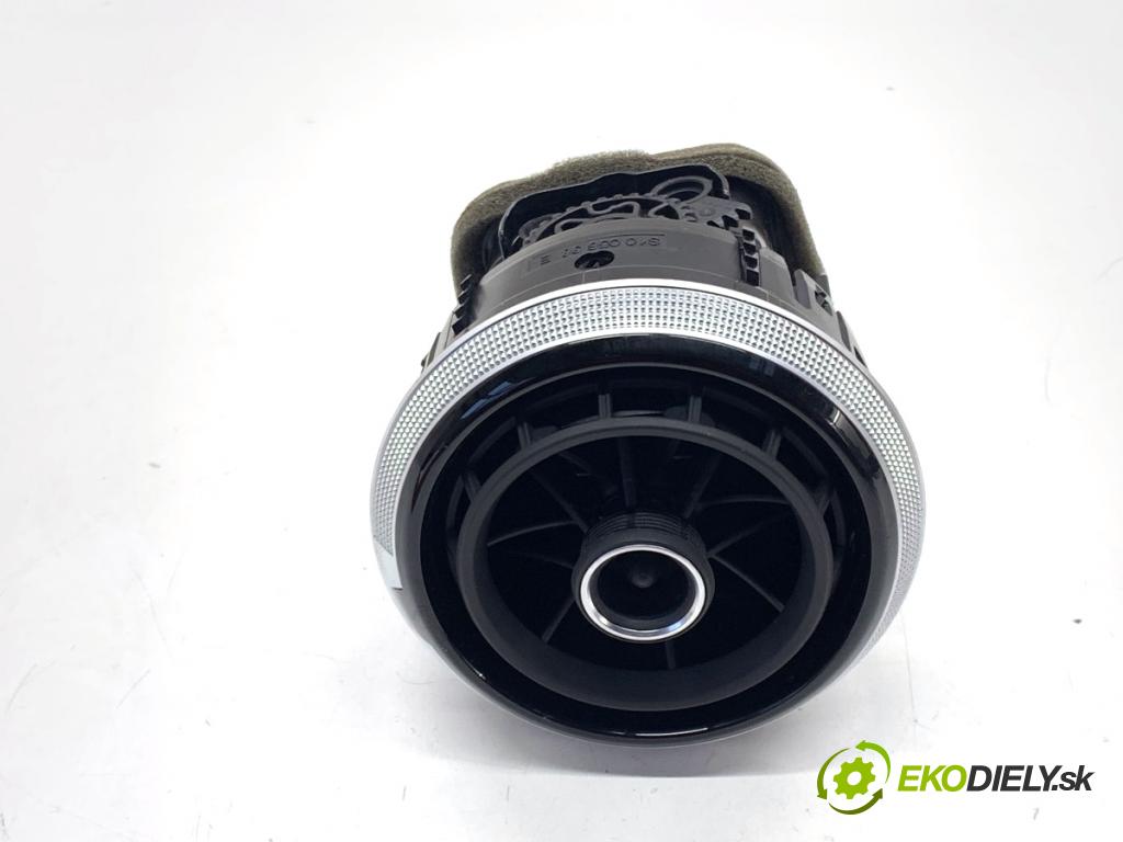 AUDI A3 8V sedan 2016 140 kW 2.0 TFSI quattro 1984 Mriežky kúrenia predný stredna 8V0820901C