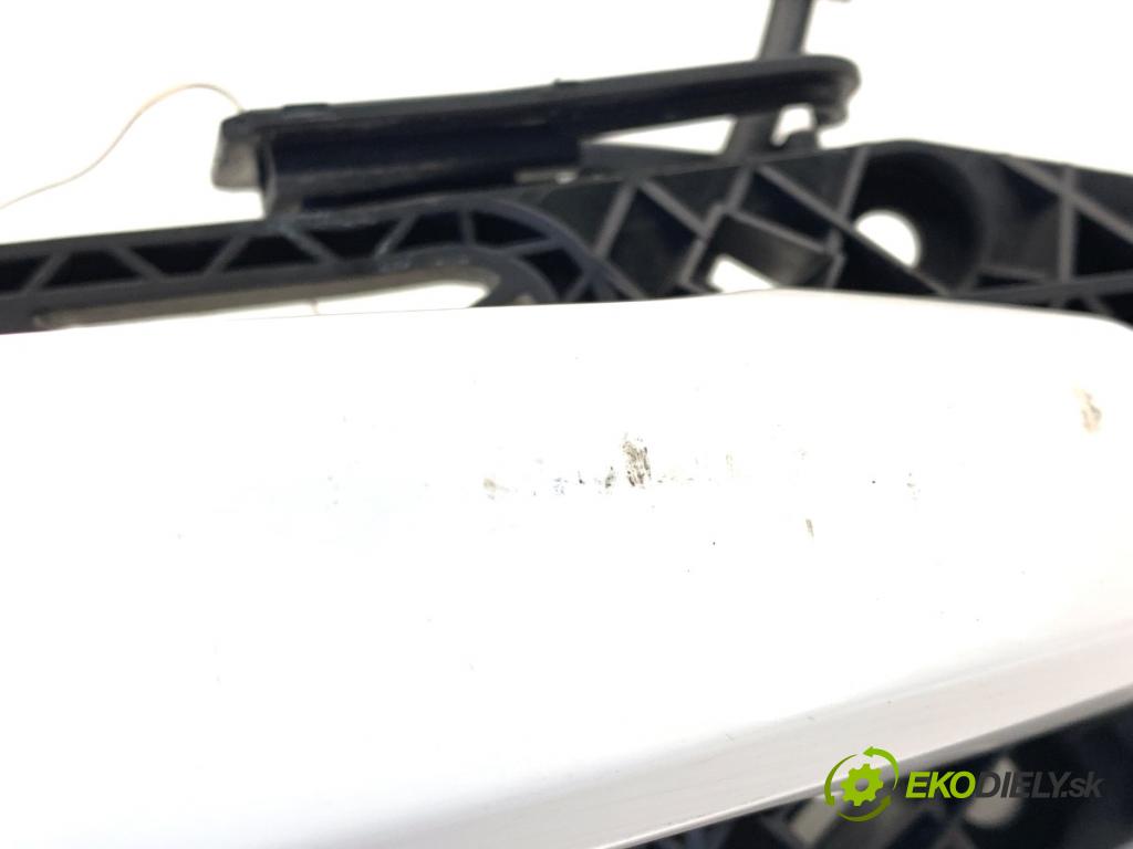 AUDI A3 8V sedan 2016 140 kW 2.0 TFSI quattro 1984 Kľučka vonkajšia ľavy predný