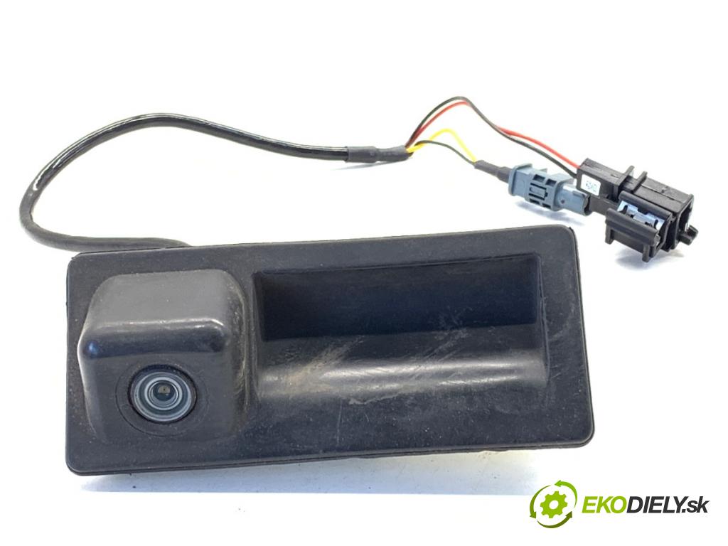 AUDI A3 8V sedan 2016 140 kW 2.0 TFSI quattro 1984 KAMERA Kľučka dverí zad 8V0827566