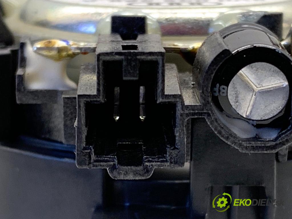 AUDI A3 8V sedan 2016 140 kW 2.0 TFSI quattro 1984 reproduktory 8V4035411B