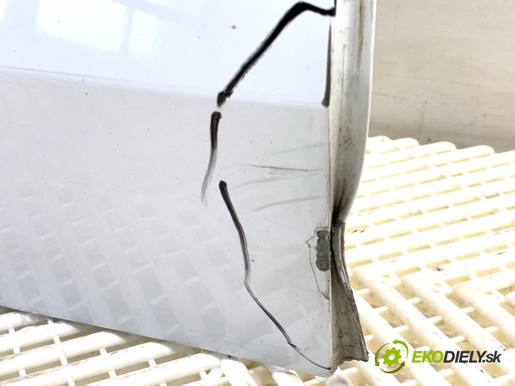 AUDI A3 8V sedan 2016 140 kW 2.0 TFSI quattro 1984 dveře pravý zadní část LY9C