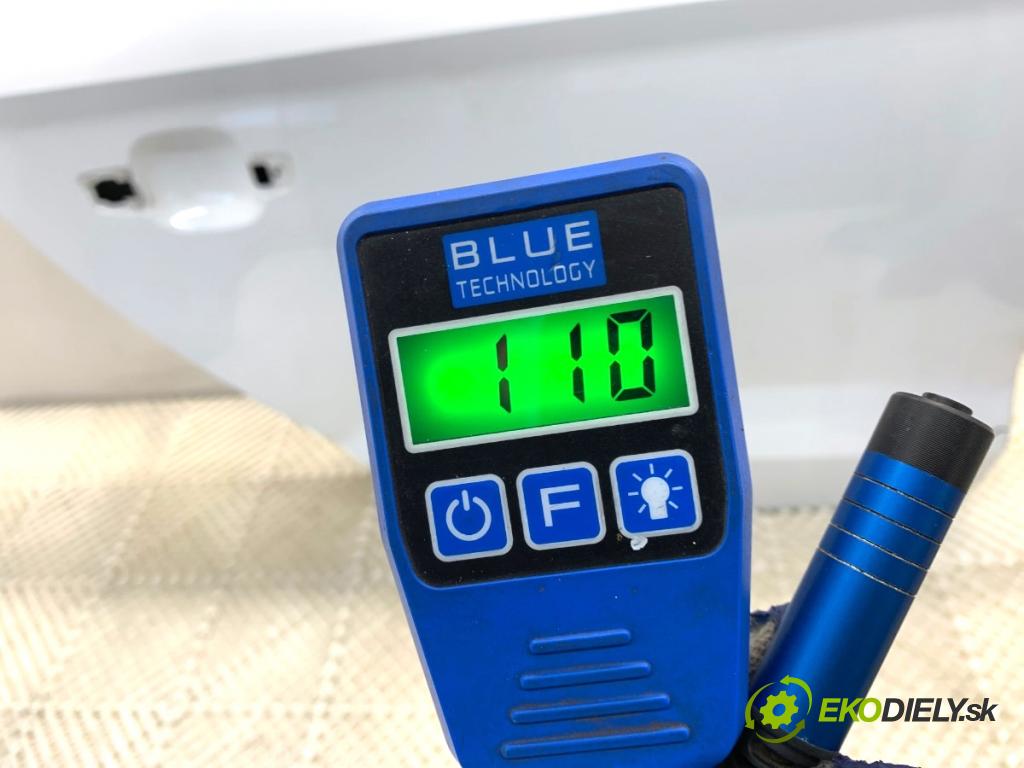 AUDI A3 8V sedan 2016 140 kW 2.0 TFSI quattro 1984 dveře pravý zadní část LY9C