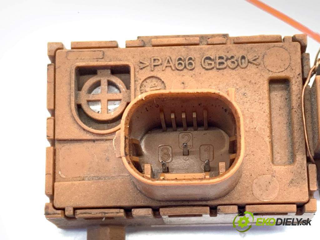 AUDI A3 8V sedan 2016 140 kW 2.0 TFSI quattro 1984 snímač KVALITNÍ: vzduchu 4H0907658