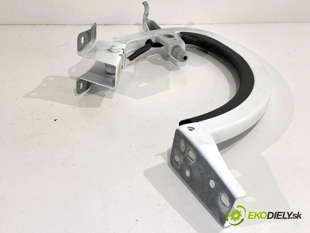 AUDI A3 8V sedan 2016 140 kW 2.0 TFSI quattro 1984 Záves dverí pravy zad 8V5827302