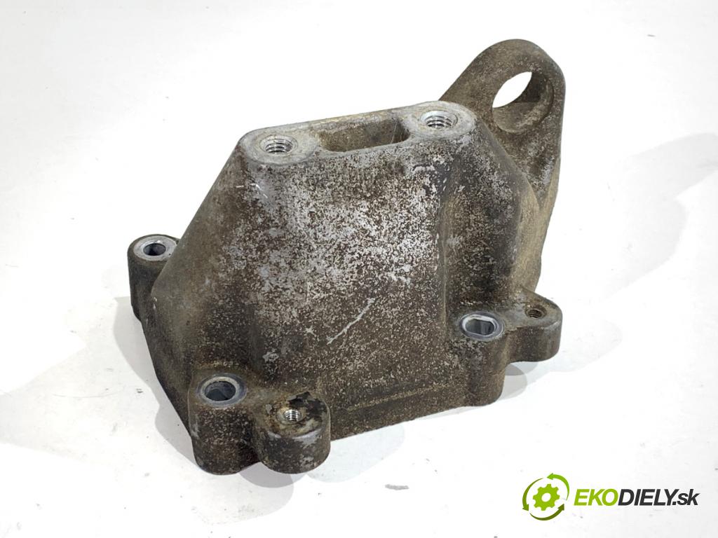 CHRYSLER 300C sedan 2007 160 kW 3.0 CRD 2987 Držiak Motor 04578182AA